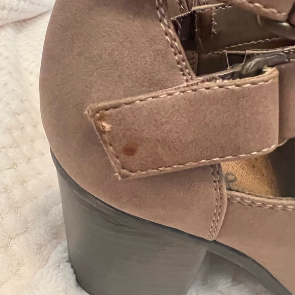 Natural Soul heeled Bootie Size 6 - Picture 6 of 10